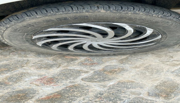 2012 Maruti Swift Dzire VDI, Diesel, Manual, 1,69,223 km, tyre