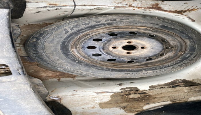 2012 Maruti Swift Dzire VDI, Diesel, Manual, 1,69,223 km, tyre