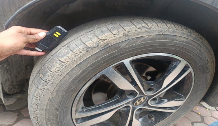 2020 Hyundai VENUE S 1.5 CRDI, Diesel, Manual, 82,597 km, tyre