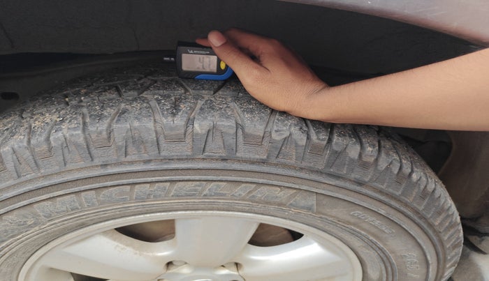 2010 Toyota Fortuner 3.0 4X4 MT, Diesel, Manual, 2,01,605 km, tyre