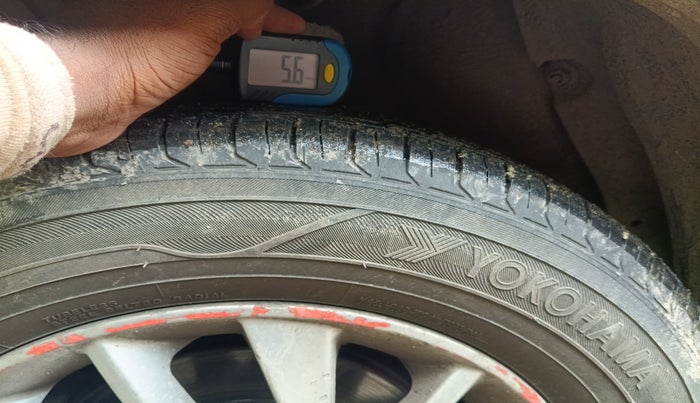 2017 Mahindra Kuv100 K6 6 STR, Petrol, Manual, 42,177 km, tyre