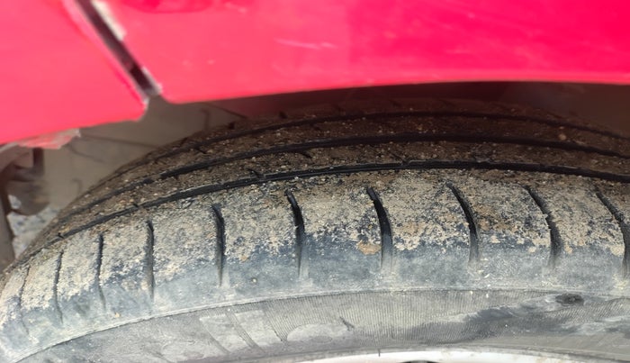 2010 Chevrolet Beat LT PETROL, Petrol, Manual, 1,31,390 km, tyre