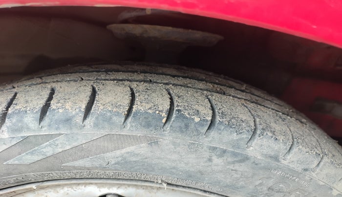 2010 Chevrolet Beat LT PETROL, Petrol, Manual, 1,31,390 km, tyre