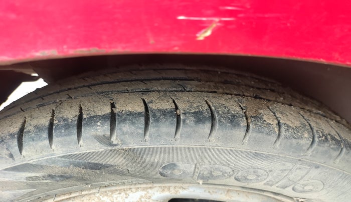 2010 Chevrolet Beat LT PETROL, Petrol, Manual, 1,31,390 km, tyre