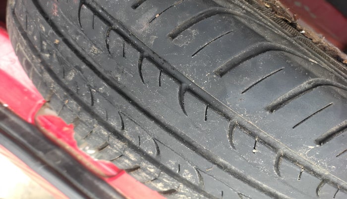 2010 Chevrolet Beat LT PETROL, Petrol, Manual, 1,31,390 km, tyre