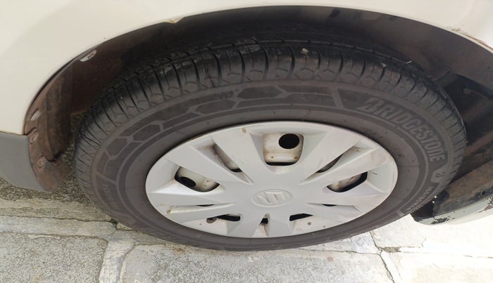 2012 Maruti Swift Dzire VDI, Diesel, Manual, 1,01,965 km, tyre