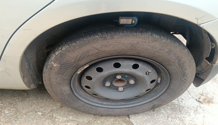 2017 Maruti Swift VDI, Diesel, Manual, 88,643 km, tyre