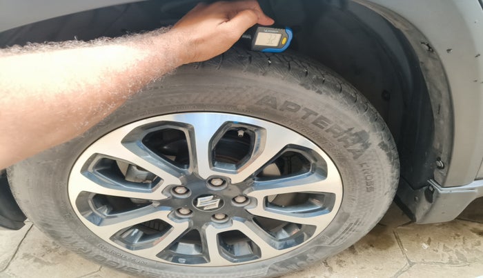 2023 Maruti Grand Vitara ALPHA SMART HYBRID AT, Petrol, Automatic, 62,600 km, tyre