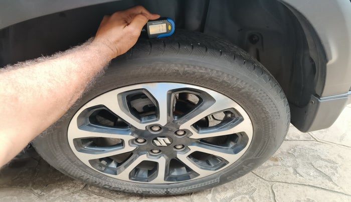 2023 Maruti Grand Vitara ALPHA SMART HYBRID AT, Petrol, Automatic, 62,600 km, tyre