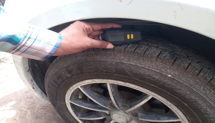 2011 Maruti Swift Dzire VXI, Petrol, Manual, 60,968 km, tyre
