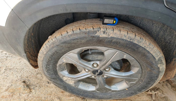 2021 KIA SELTOS HTK PLUS 1.5, Petrol, Manual, 42,726 km, tyre