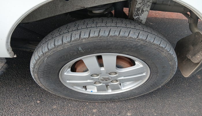 2023 Maruti Eeco 5 STR AC CNG, Petrol, Manual, 56,537 km, tyre