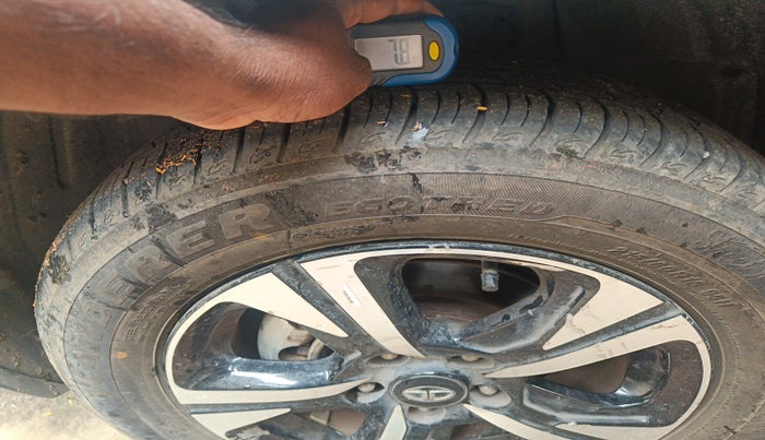 2022 Tata NEXON EV XZ PLUS, Electric, Automatic, 33,152 km, tyre