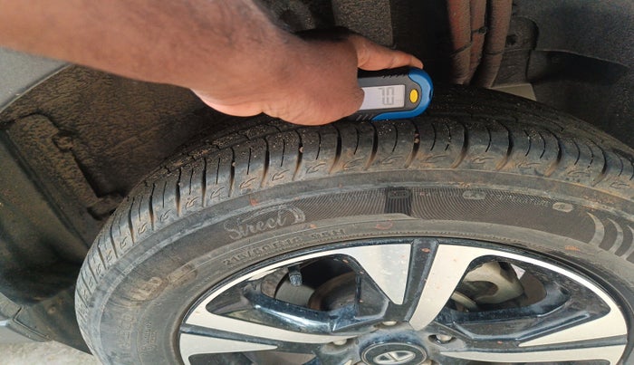 2022 Tata NEXON EV XZ PLUS, Electric, Automatic, 33,152 km, tyre