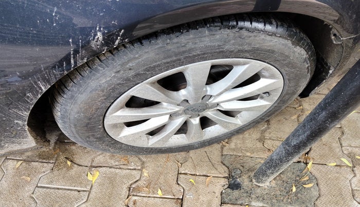 2014 Audi A6 35TDI PREMIUM, Diesel, Automatic, 1,36,890 km, tyre