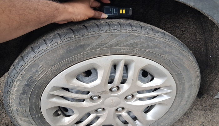 2023 KIA CARENS PRESTIGE 1.5 PETROL 7 STR, Petrol, Manual, 33,854 km, tyre