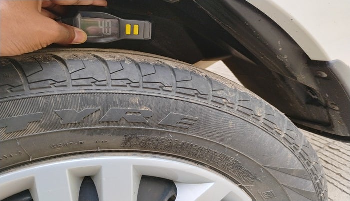 2022 Maruti Dzire VXI, Petrol, Manual, 50,438 km, tyre