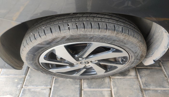 2023 Toyota Glanza G AMT, Petrol, Automatic, 10,370 km, tyre