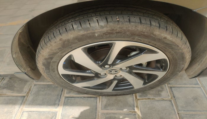 2023 Toyota Glanza G AMT, Petrol, Automatic, 10,370 km, tyre