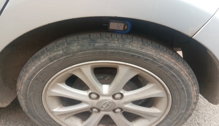 2015 Hyundai Grand i10 ASTA AT 1.2 KAPPA VTVT, Petrol, Automatic, 1,00,784 km, tyre