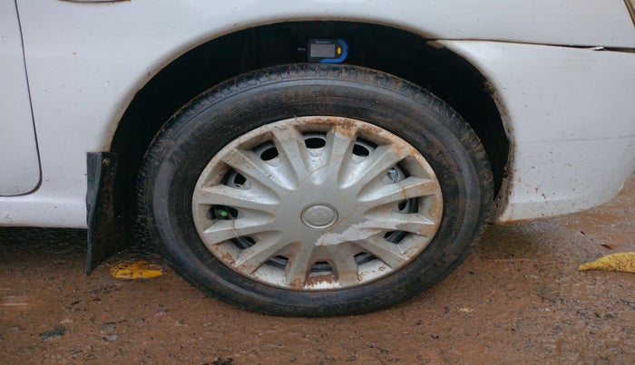 2010 Tata Indigo CS LS TDI, Diesel, Manual, 1,60,292 km, tyre