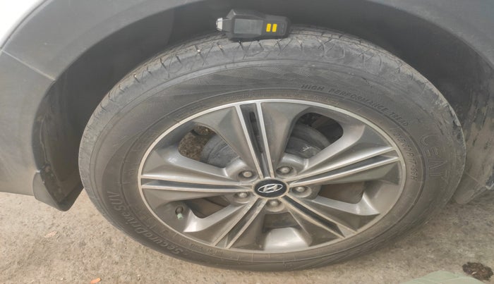 2017 Hyundai Creta SX PLUS AT 1.6 DIESEL, Diesel, Automatic, 1,88,557 km, tyre