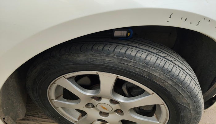 2010 Chevrolet Cruze LT, Diesel, Manual, 1,04,320 km, tyre
