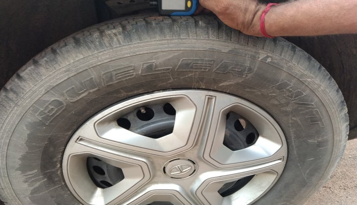 2020 Tata Harrier XMA 2.0L KRYOTEC, Diesel, Automatic, 1,25,271 km, tyre