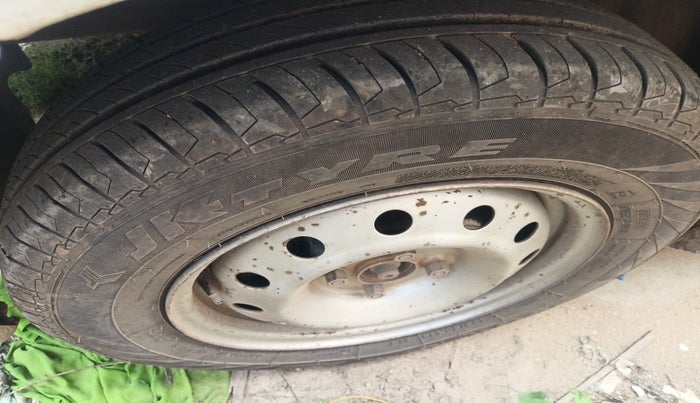 2021 Maruti Dzire LXI, Petrol, Manual, 80,122 km, tyre