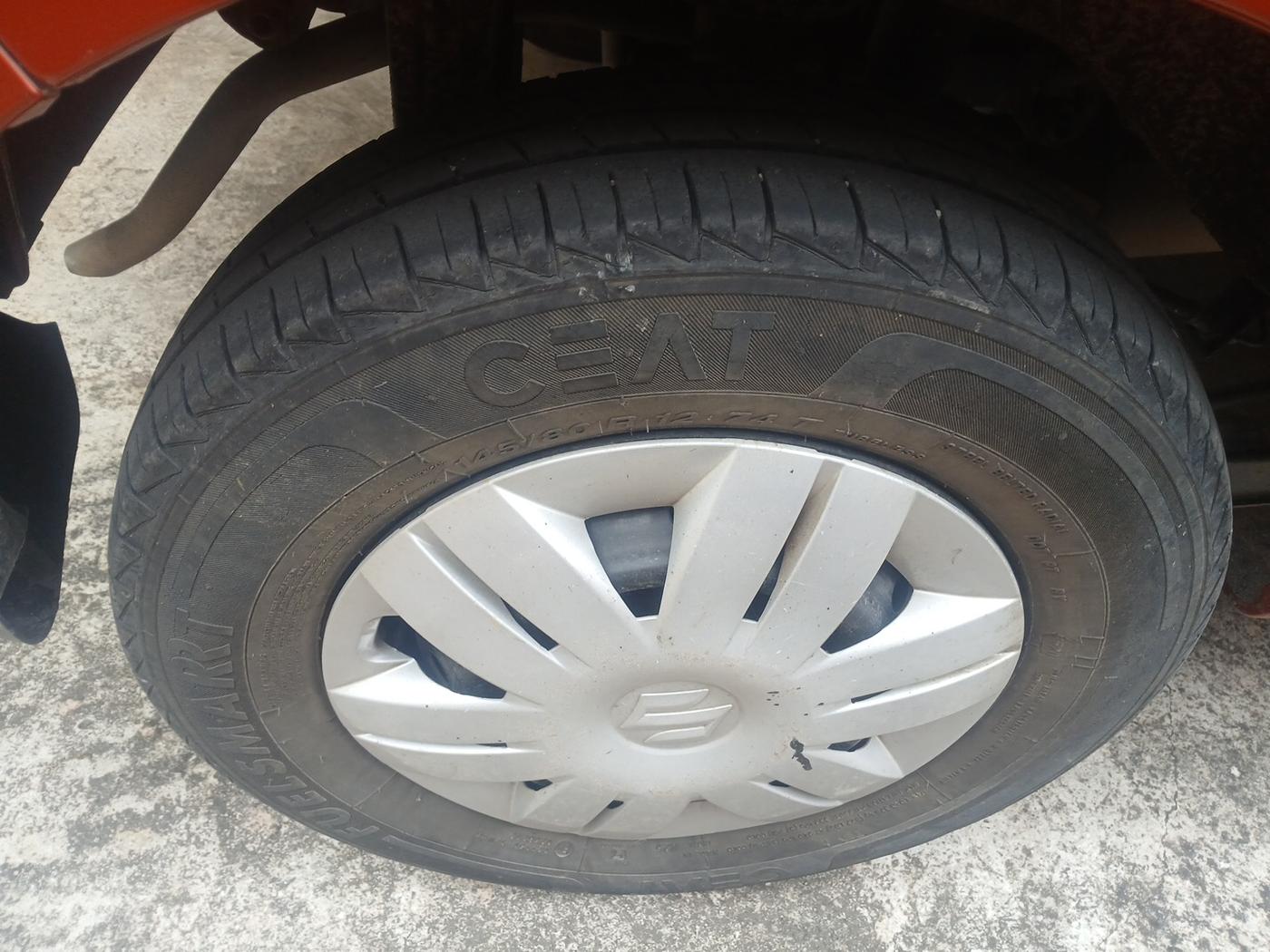 2020 Maruti Alto LXI, Petrol, Manual, 35,522 km, tyre