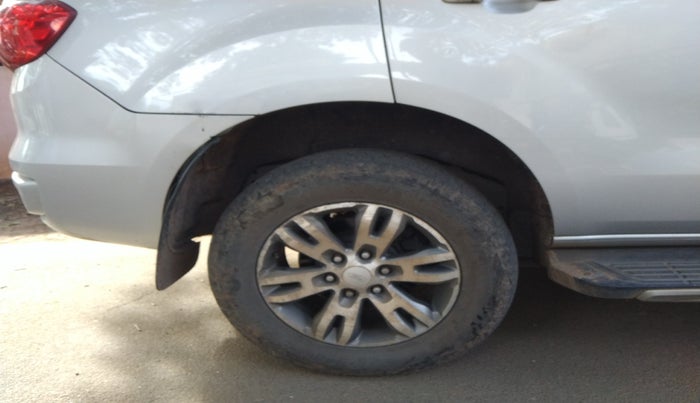 2017 Ford Endeavour TITANIUM 3.2 4X4 AT, Diesel, Automatic, 2,07,000 km, tyre