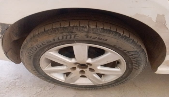 2011 Volkswagen Vento HIGHLINE DIESEL 1.6, Diesel, Manual, 1,52,778 km, tyre