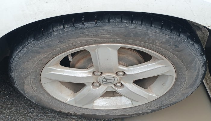 2013 Honda City 1.5L I-VTEC S MT, Petrol, Manual, 1,40,780 km, tyre