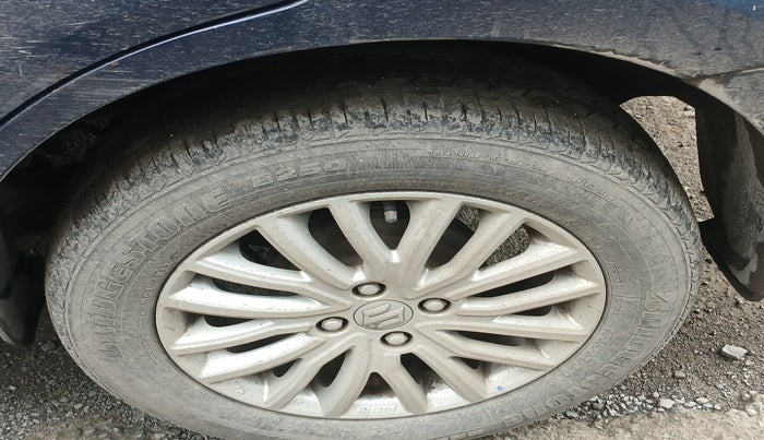 2018 Maruti Dzire ZDI, Diesel, Manual, 1,62,051 km, tyre