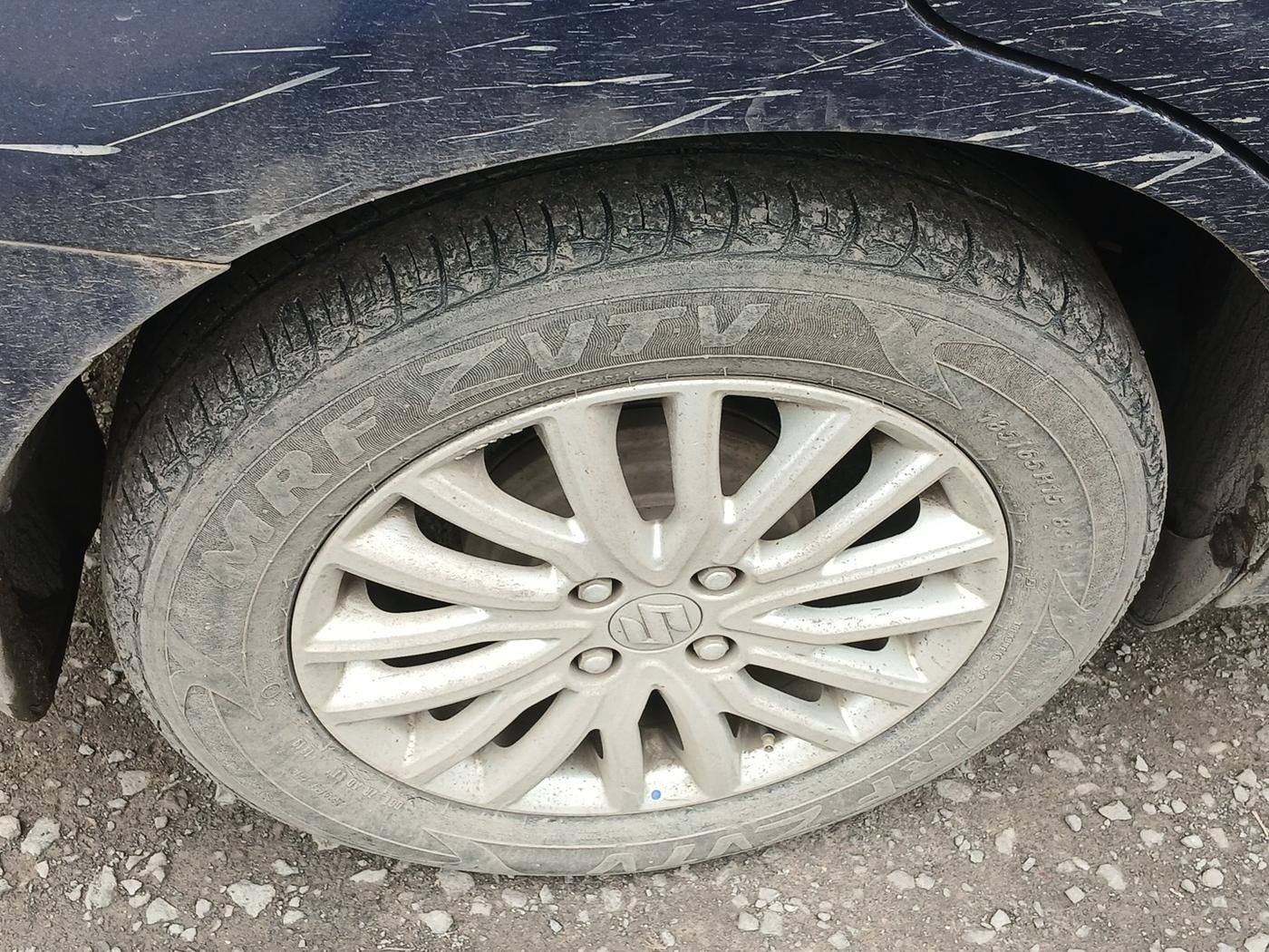 2018 Maruti Dzire ZDI, Diesel, Manual, 1,63,000 km, tyre