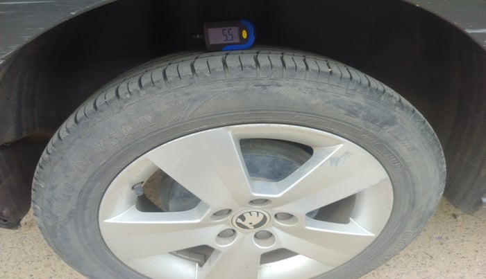 2020 Skoda Rapid AMBITION AT TSI, Petrol, Automatic, 69,246 km, tyre