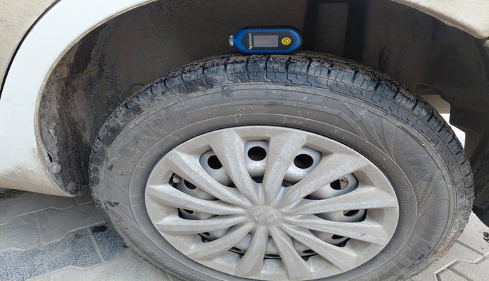 2017 Maruti Dzire LDI, Diesel, Manual, 54,431 km, tyre