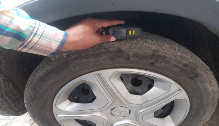 2019 Tata NEXON XZ PETROL, Petrol, Manual, 57,448 km, tyre