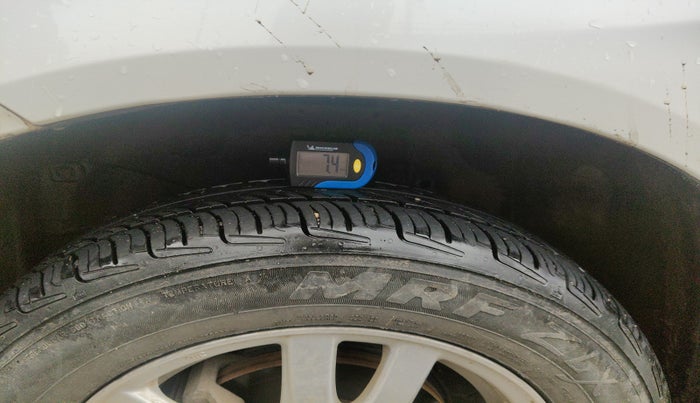 2015 Honda Brio VX MT, Petrol, Manual, 78,960 km, tyre