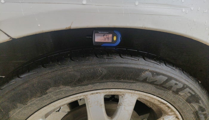 2015 Honda Brio VX MT, Petrol, Manual, 78,960 km, tyre