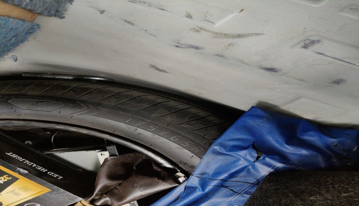 2015 Honda Brio VX MT, Petrol, Manual, 78,960 km, tyre