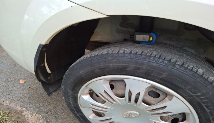 2019 Mahindra E VERITO C2, Electric, Automatic, 49,102 km, tyre