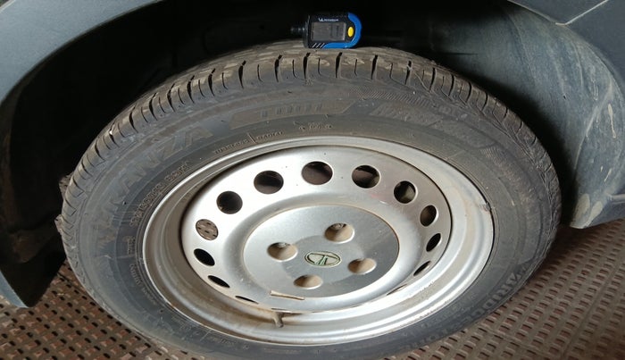 2023 Tata NEXON XE PETROL, Petrol, Manual, 890 km, tyre