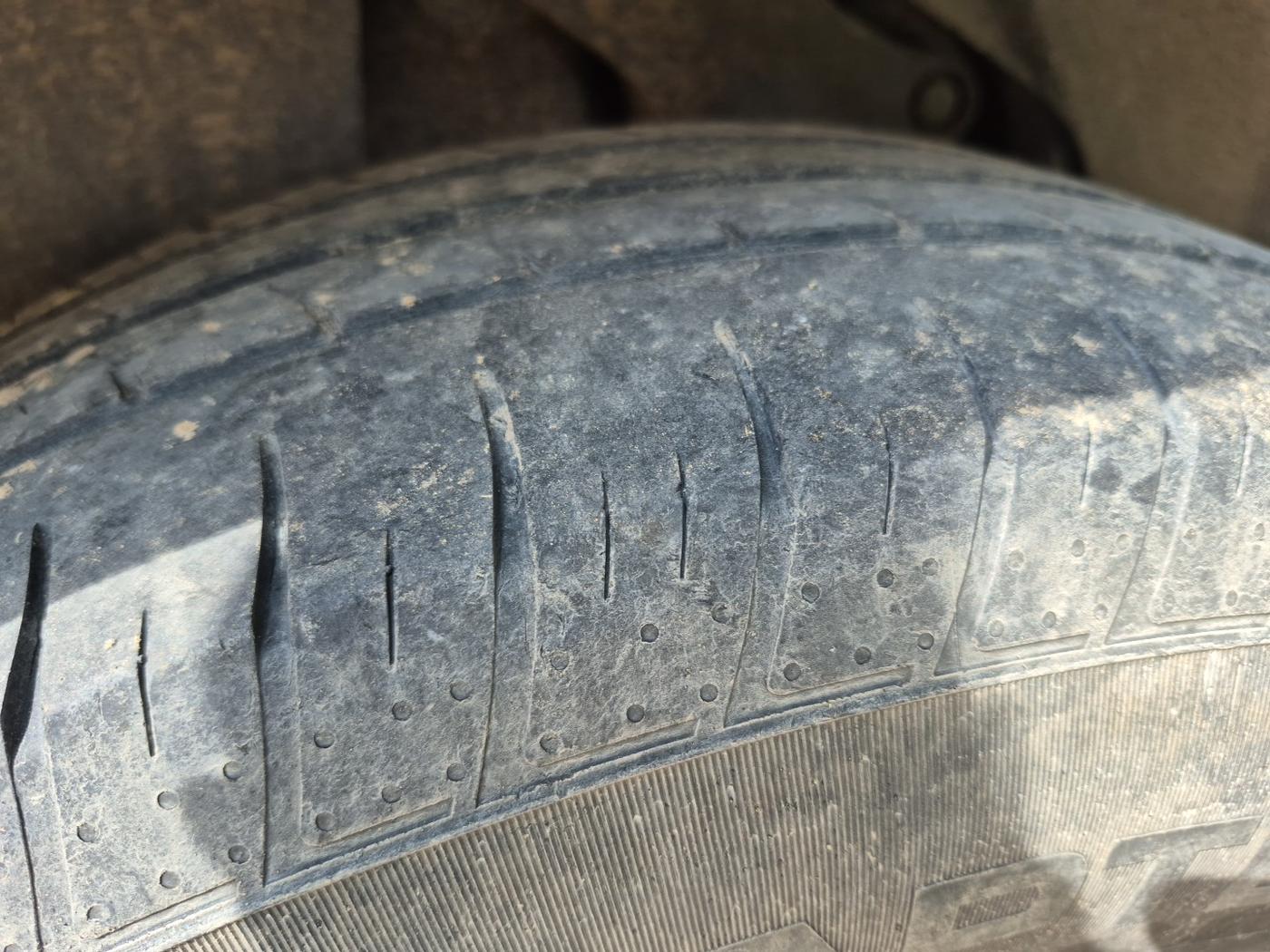 2023 Tata Harrier XE 2.0L KRYOTEC, Diesel, Manual, 61,388 km, tyre
