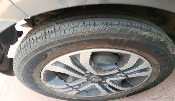 2024 Tata Tiago XT (O) PETROL, Petrol, Manual, 46,321 km, tyre