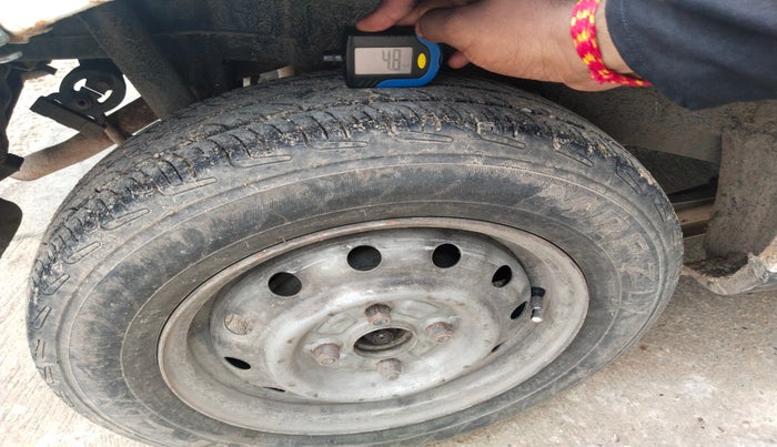 2013 Maruti Wagon R 1.0 LXI, Petrol, Manual, 37,000 km, tyre