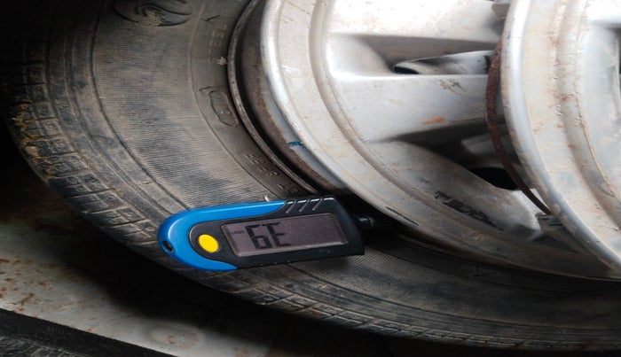 2013 Maruti Wagon R 1.0 LXI, Petrol, Manual, 37,000 km, tyre