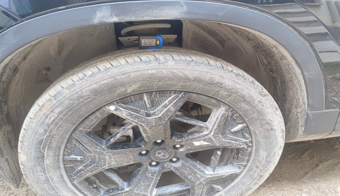 2024 Tata Safari PURE PLUS S DARK EDITION, Diesel, Manual, 19,203 km, tyre