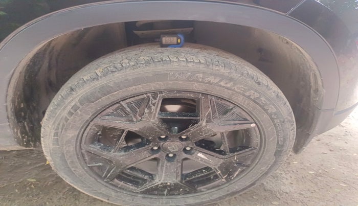 2024 Tata Safari PURE PLUS S DARK EDITION, Diesel, Manual, 19,203 km, tyre