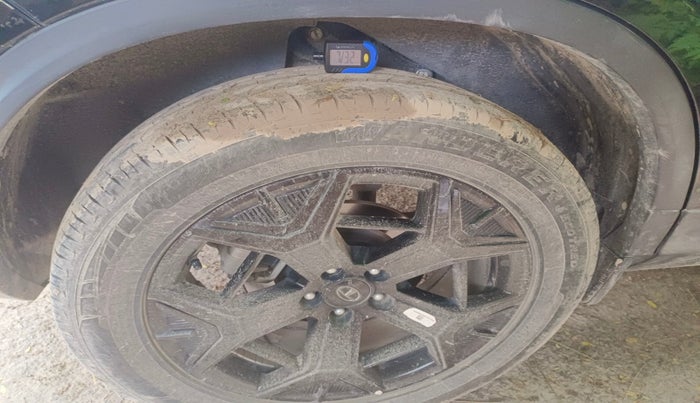 2024 Tata Safari PURE PLUS S DARK EDITION, Diesel, Manual, 19,203 km, tyre